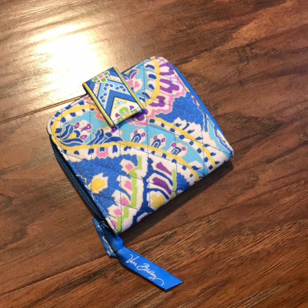 VERA BRADLEY WALLET